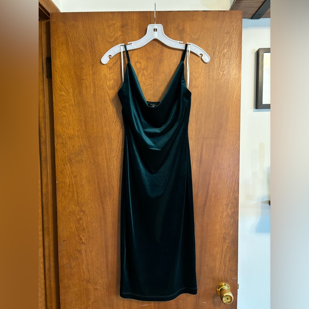 Lulu’s Velvet Midi Dress in Dark Green - Picture 3 of 10